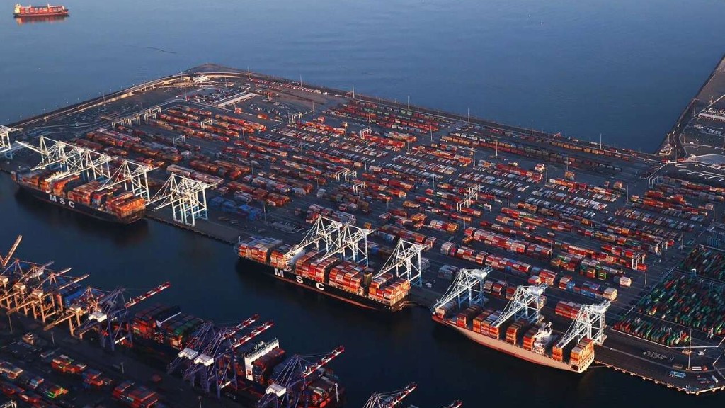 APM Terminals acelera automação no Vietnã e amplia trilhos em Los Angeles