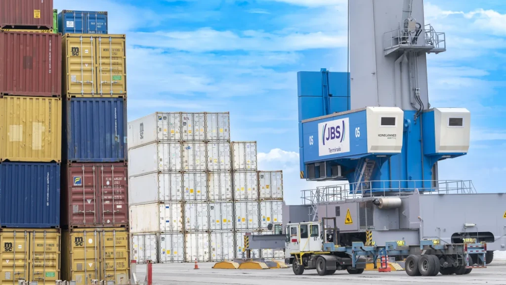 Eficiência 4.0 na JBS Terminais impulsiona salto operacional de 330% no Porto de Itajaí